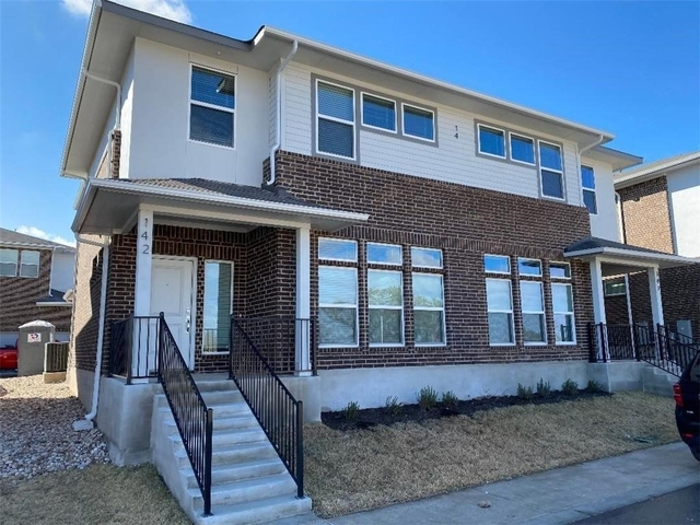 605 W South St St - Photo 1