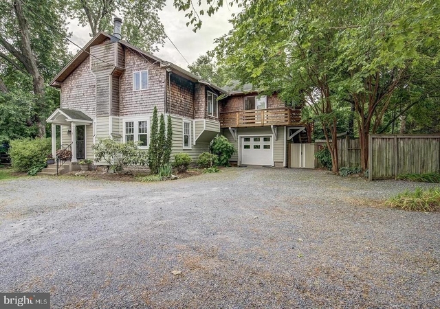 1121 Tyler Avenue - Photo 1