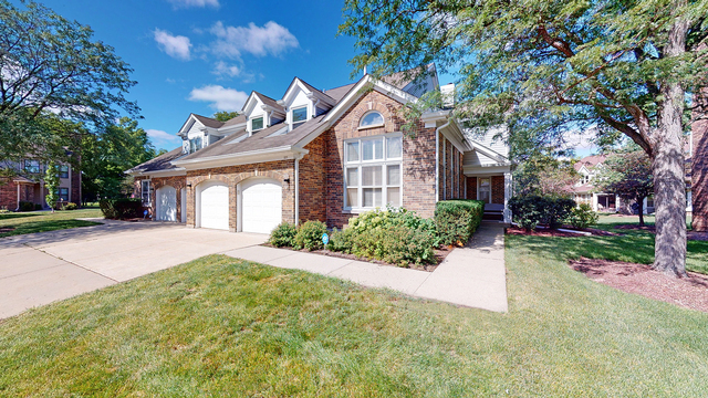 105 Willow Parkway - Photo 1