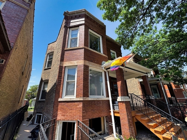 2254 N Avers Avenue - Photo 1