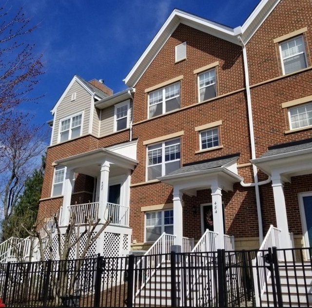 484 W Wood Street - Photo 1