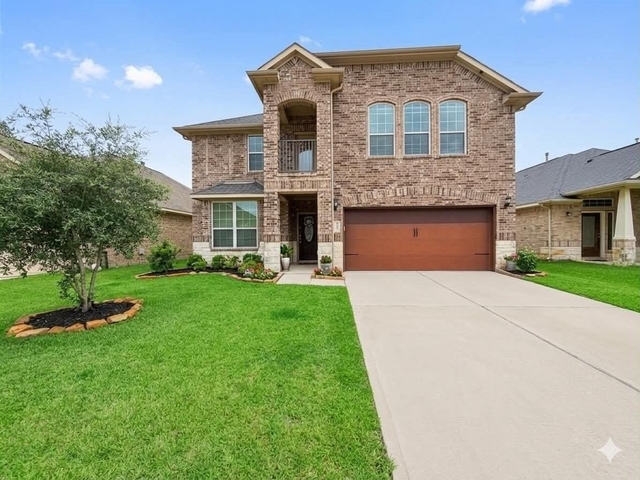 1247 S Maple Drive - Photo 1