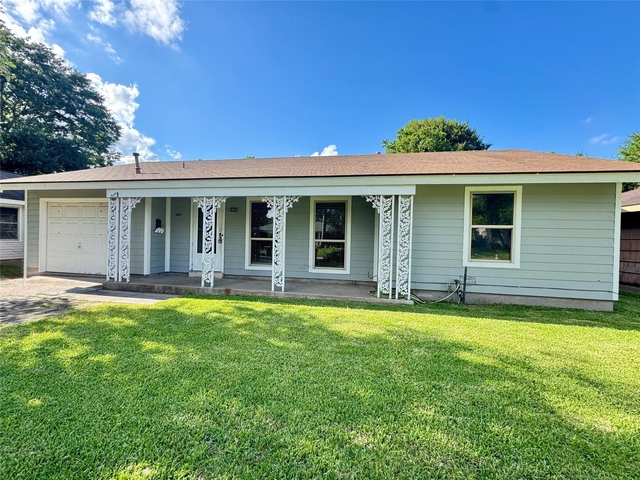 8527 Dillon Street - Photo 1