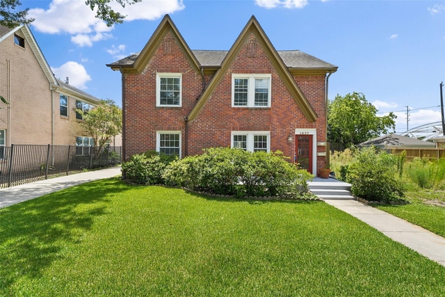 1637 Castle Court - Photo 1