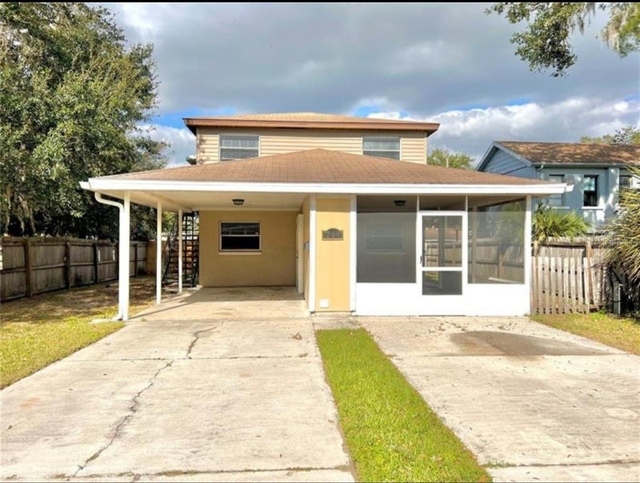 209 Avenue B Se - Photo 1
