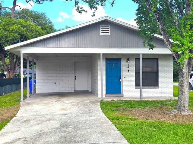 1423 Montana Avenue - Photo 1