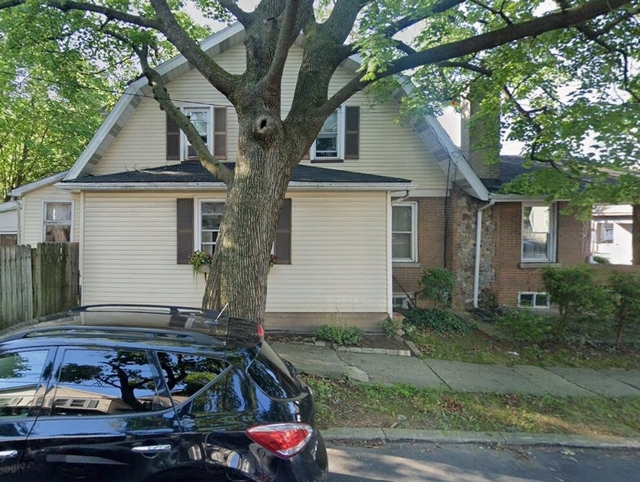 2321 Sycamore Street - Photo 1