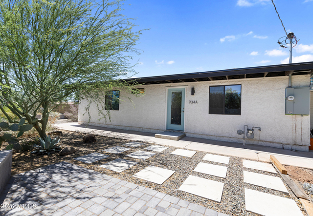 934a W Parkway Boulevard - Photo 1