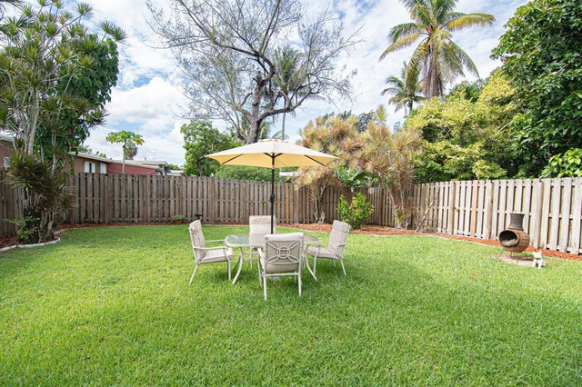 6872 Sw 15th Street - Photo 1