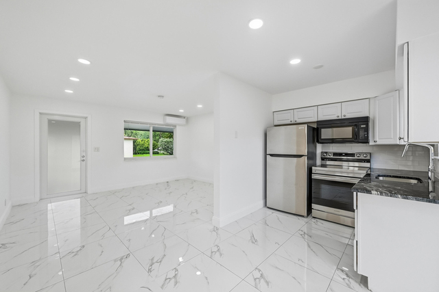 2308 Nw 3rd Avenue - Photo 1