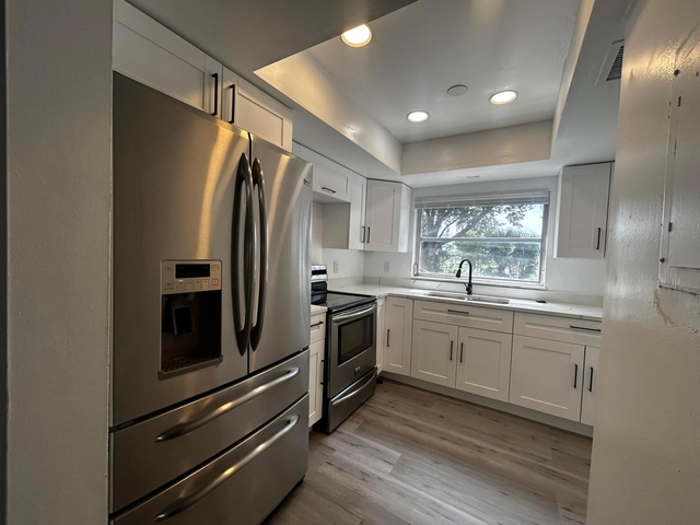 1904 Havana Avenue - Photo 1