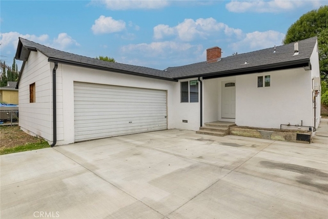 18919 Hart Street - Photo 1