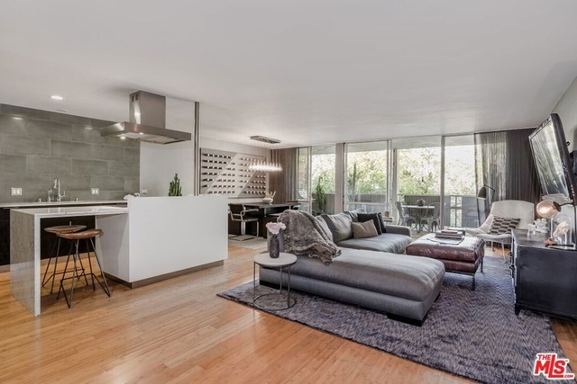850 N Kings Road - Photo 1