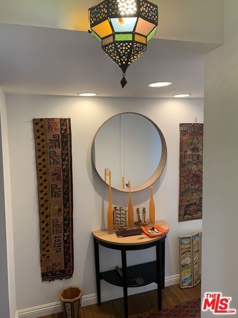 1021 N Crescent Heights Boulev - Photo 1