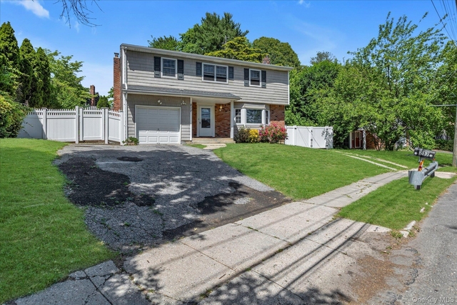 217 Bellerose Avenue - Photo 1