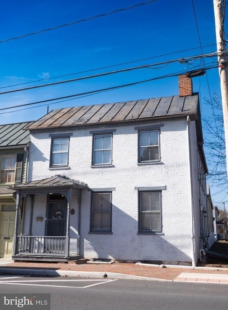 703 S Loudoun Street - Photo 1