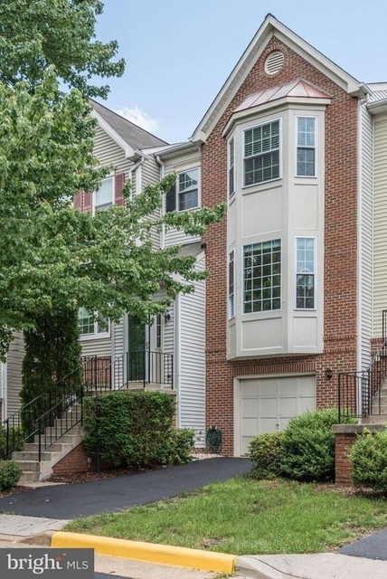 21588 Bankbarn Terrace - Photo 1