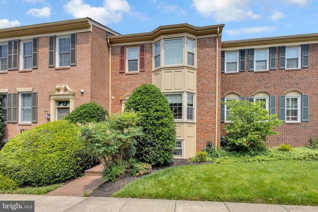 6861 Williamsburg Pond Court - Photo 1