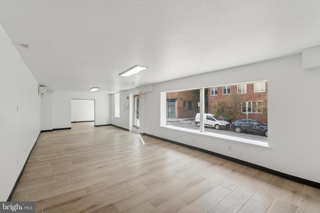 1538 Pine Street - Photo 1