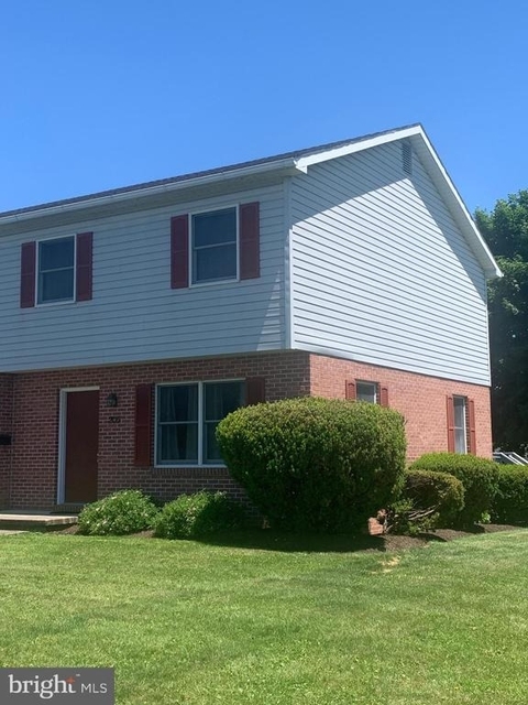 205 Linden Avenue N - Photo 1