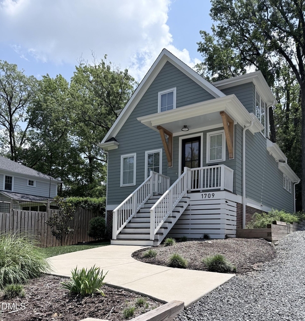 1709 F Street - Photo 1