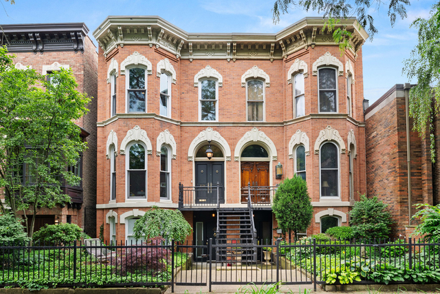 2124 N Sedgwick Street - Photo 1