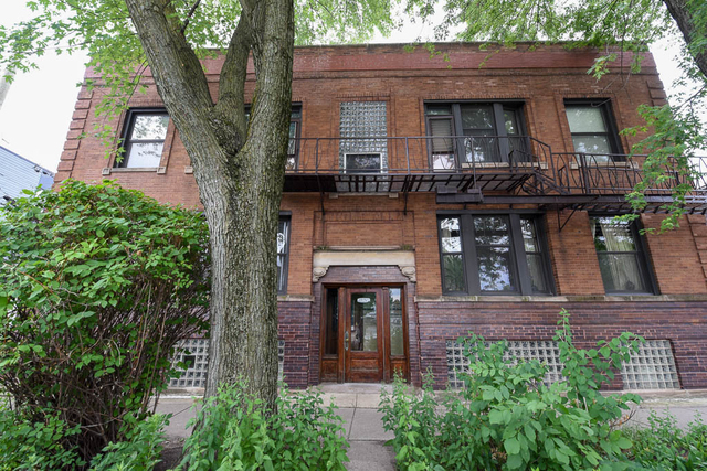 2821 W Shakespeare Avenue - Photo 1