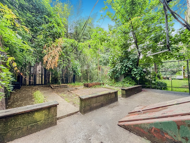 864 Hart Street - Photo 1