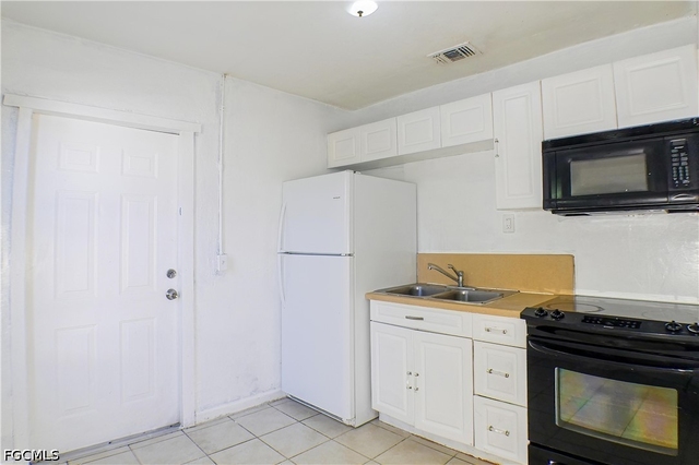3042 Douglas Avenue - Photo 1