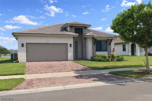 4993 Ofanto Lane W - Photo 1