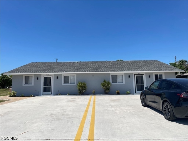 4132 Sw 7th Place - Photo 1