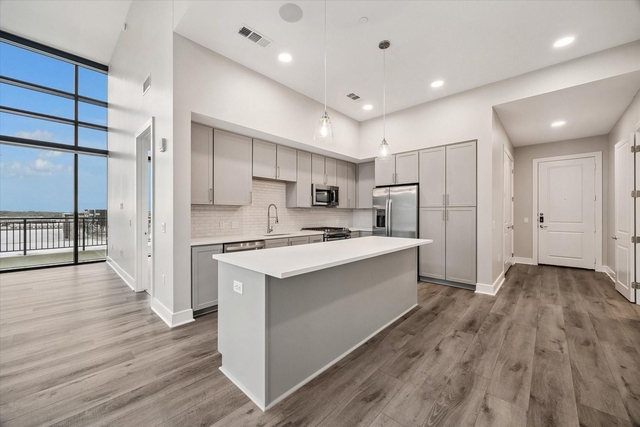 9757 Katy Freeway - Photo 1