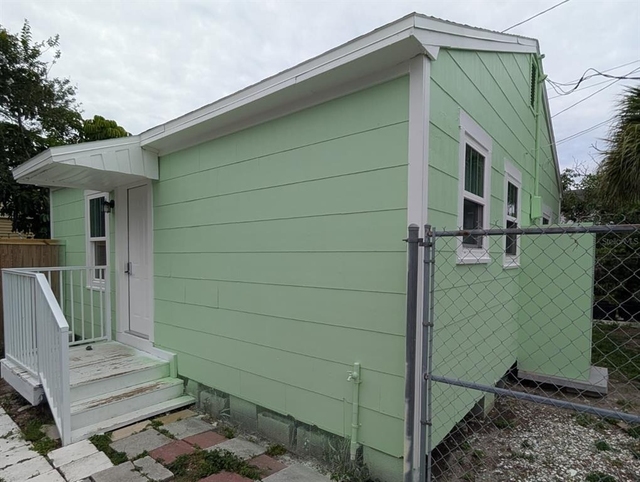 1834 28th Avenue N - Photo 1