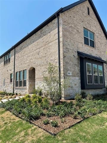 1056 Homestead Way - Photo 1