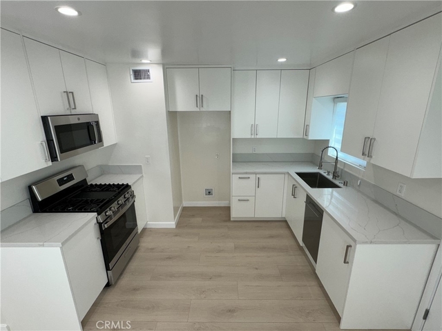 1206 E Harvard Street - Photo 1