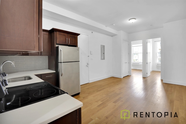 28 Meserole Street - Photo 1
