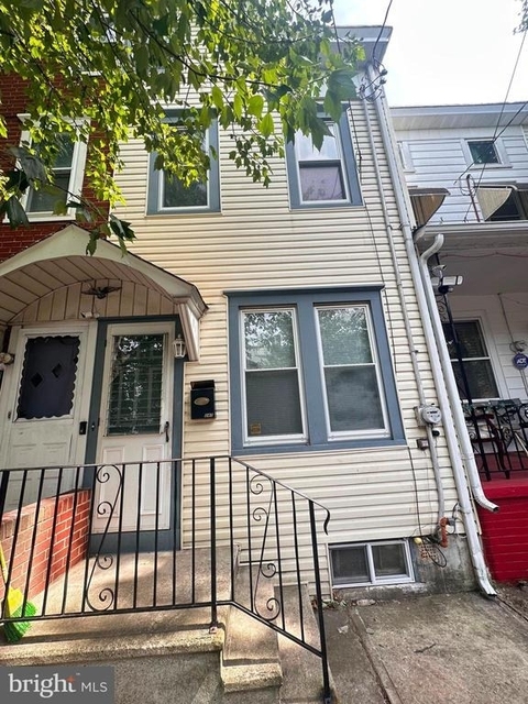 247 Morris Avenue - Photo 1