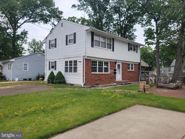120 Schubert Avenue - Photo 1