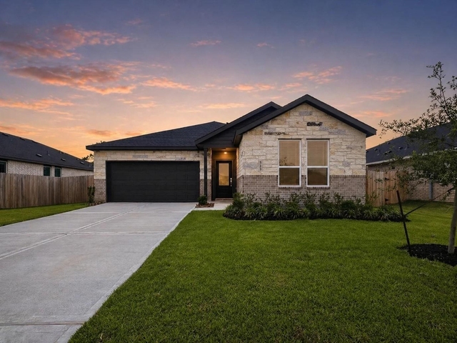 513 Robin Street - Photo 1