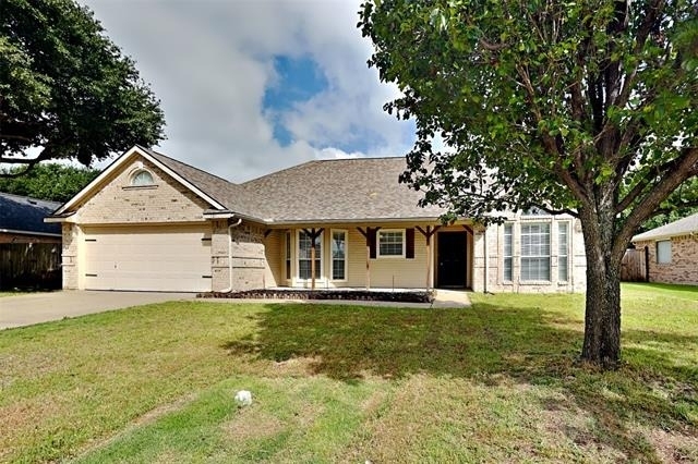 121 Princeton Circle - Photo 1