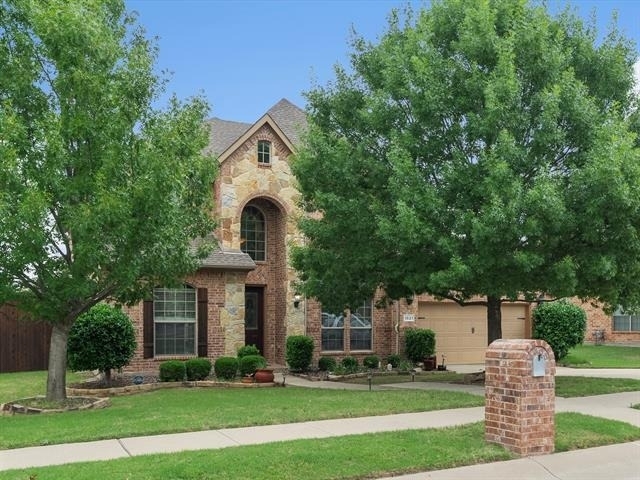 1621 Lakemere Drive - Photo 1
