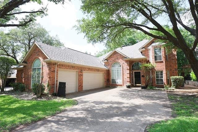 2712 Northview Drive - Photo 1