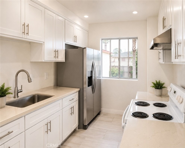 1120 Bahia Court - Photo 1