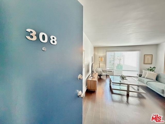 5805 W 8th Street - Photo 1
