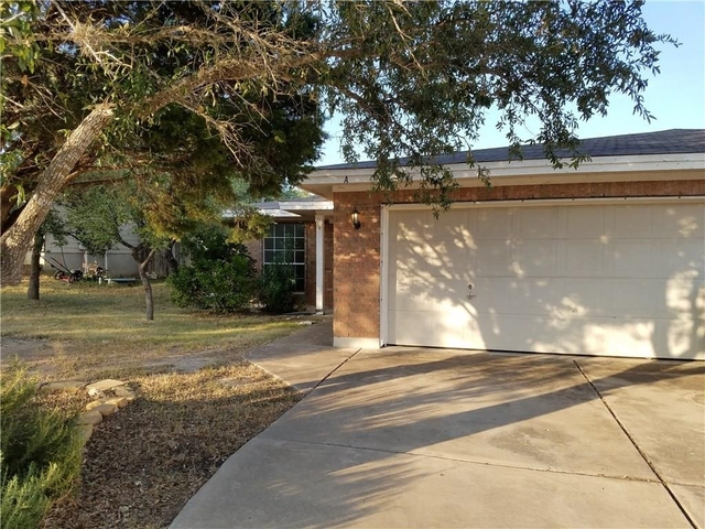 21635 Boggy Ford Rd - Photo 1