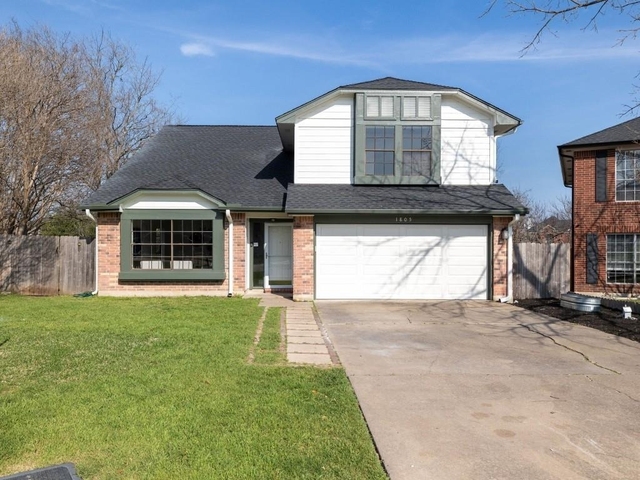 1805 White Oak Cv - Photo 1