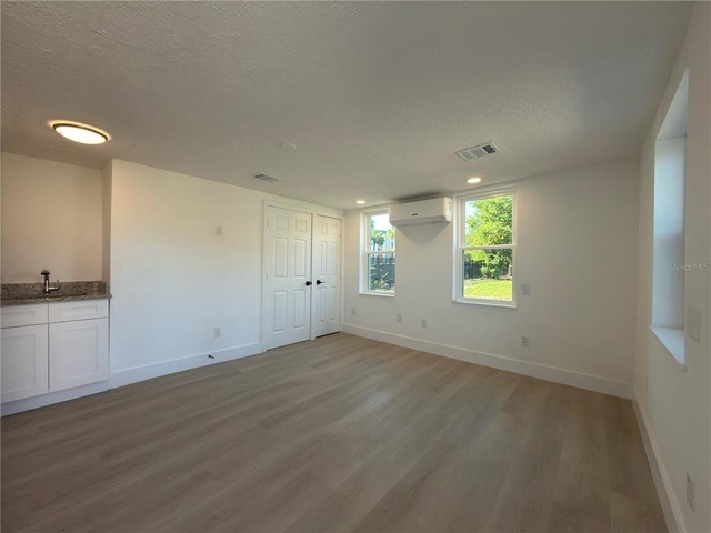 401 E Columbus Drive - Photo 1