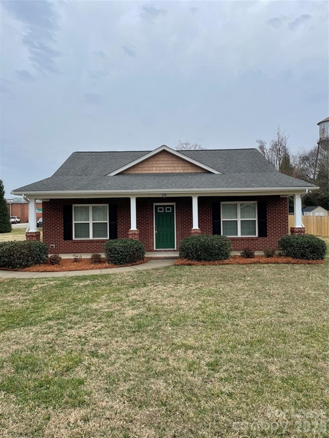 708 E Catawba Street - Photo 1