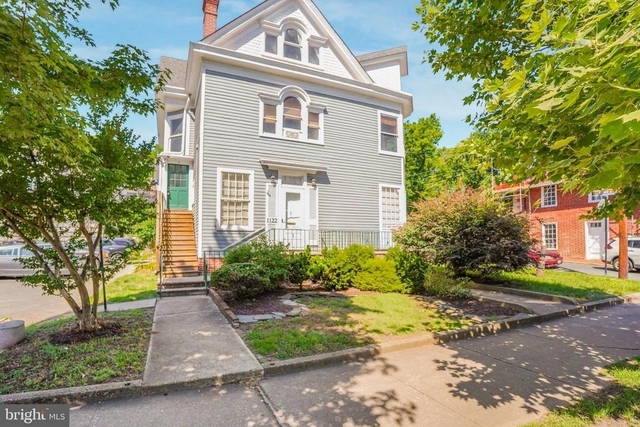 1122 Caroline Street - Photo 1