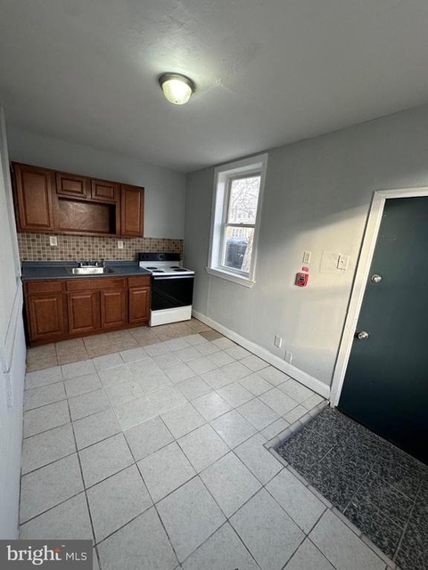 5900 Pine Street - Photo 1